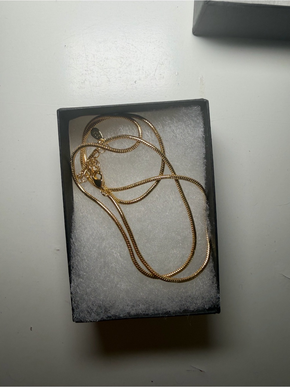 FENNELISA never worn Gold thin necklace with clasp